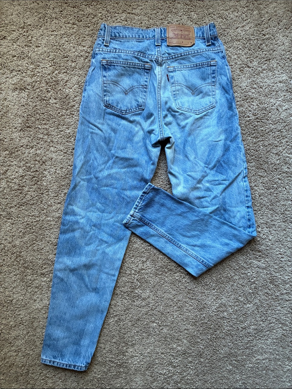 LEVI’s Distressed 550 • High-Rise Blue Jeans
